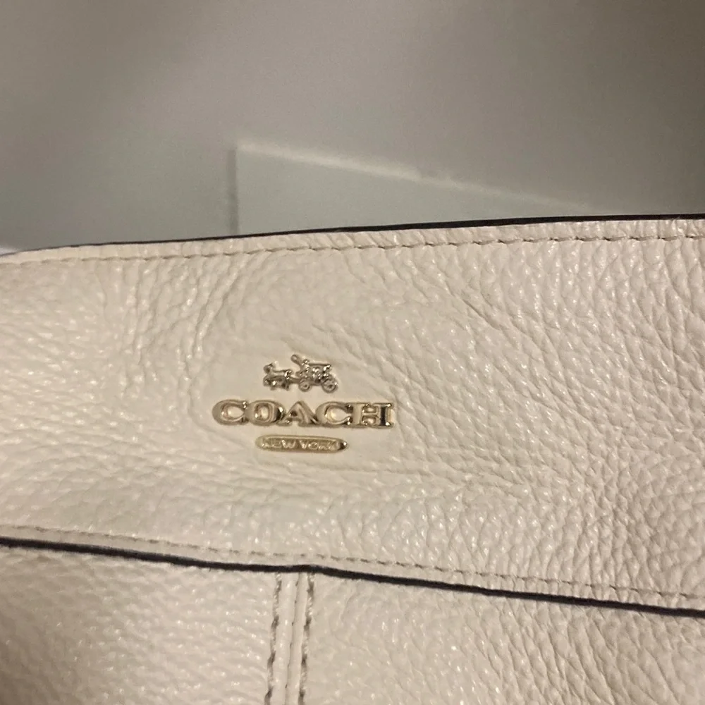 VINTAGE COACH/Off-White Leather Shoulder Bag (never used) - Picture 2 of 5